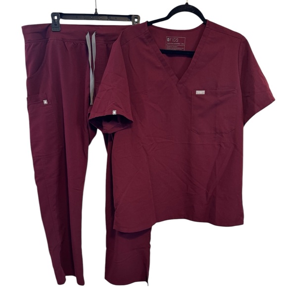 FIGS Scrub Set Kade Cargo Pants and Casma Three-Pocket Top XXL Burgundy - Picture 1 of 8